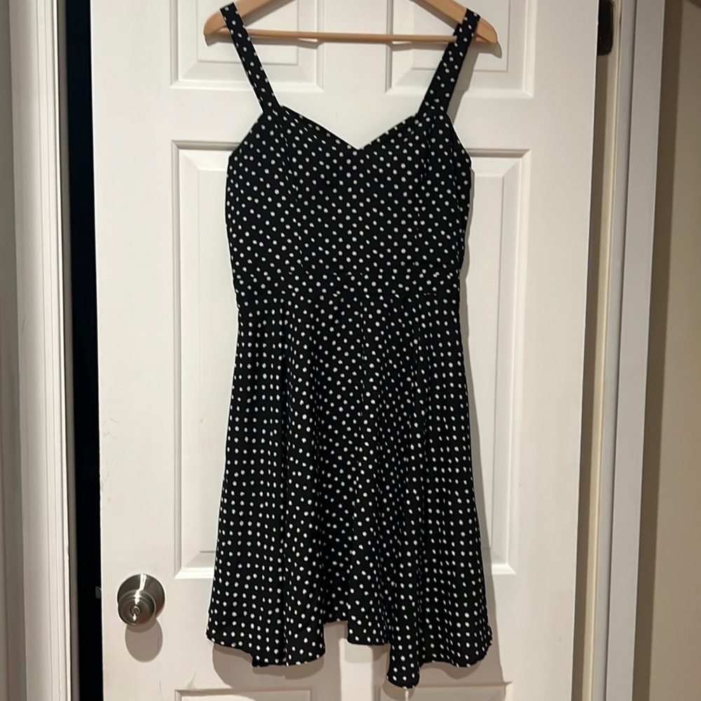 Maeve sweetheart neckline sleeveless dress.